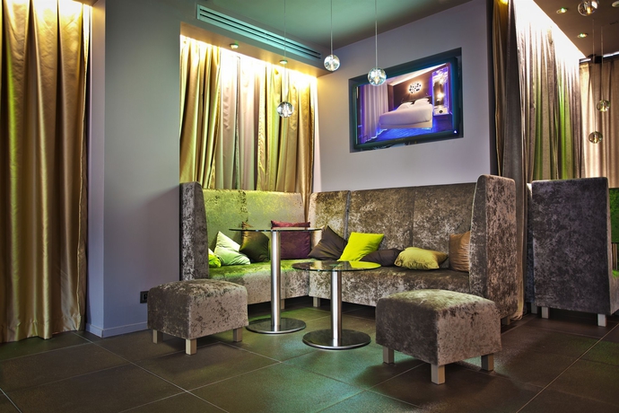 Imagen de los interiores del Hotel Le Seven. Foto 7