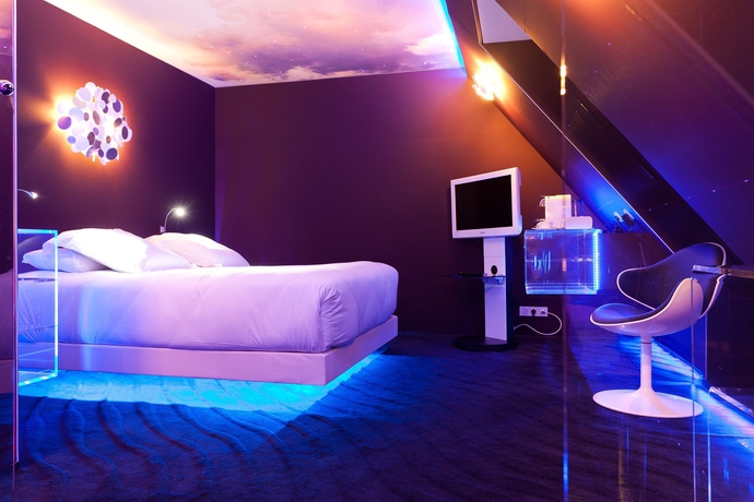 Imagen de la habitación del Hotel Le Seven. Foto 6