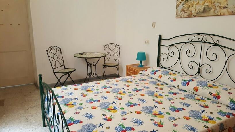 Imagen de la habitación del Hotel Le Sirene Scilla. Foto 20