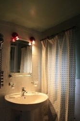 Imagen de la habitación del Hotel Le Sisley. Foto 16