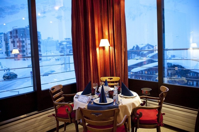 Imagen del bar/restaurante del Hotel Le Ski D'or. Foto 4