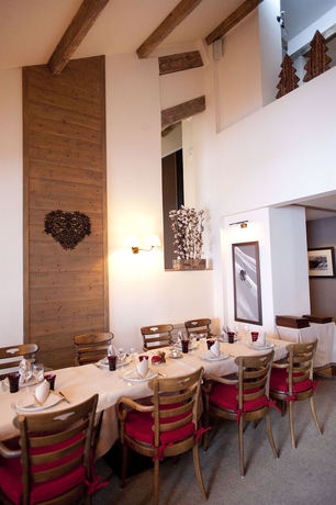 Imagen del bar/restaurante del Hotel Le Ski D'or. Foto 6