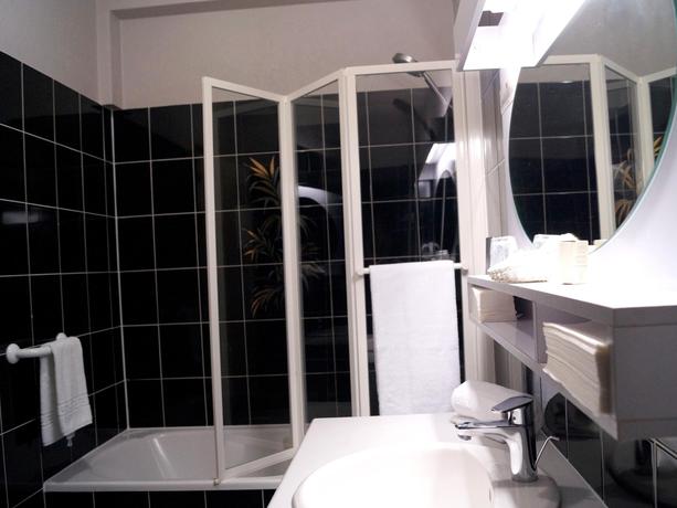 Imagen de la habitación del Hotel Le Soleil D'or. Foto 4