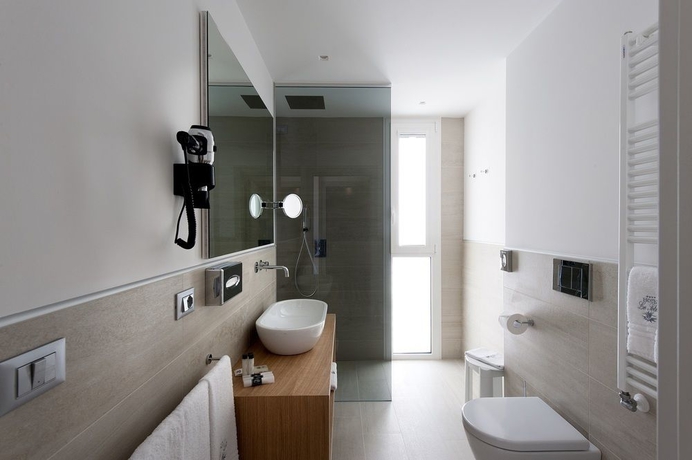 Imagen de la habitación del Hotel Le Soleil. Foto 7