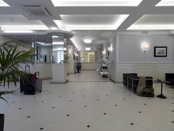 Imagen de los interiores del Hotel Le Soleil. Foto 14