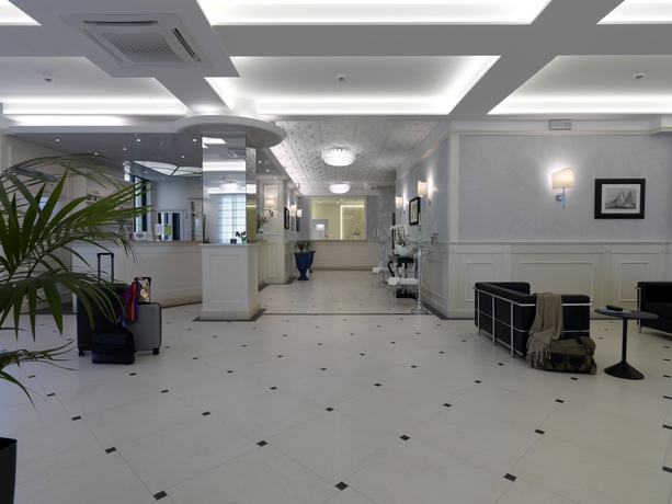 Imagen de los interiores del Hotel Le Soleil. Foto 15