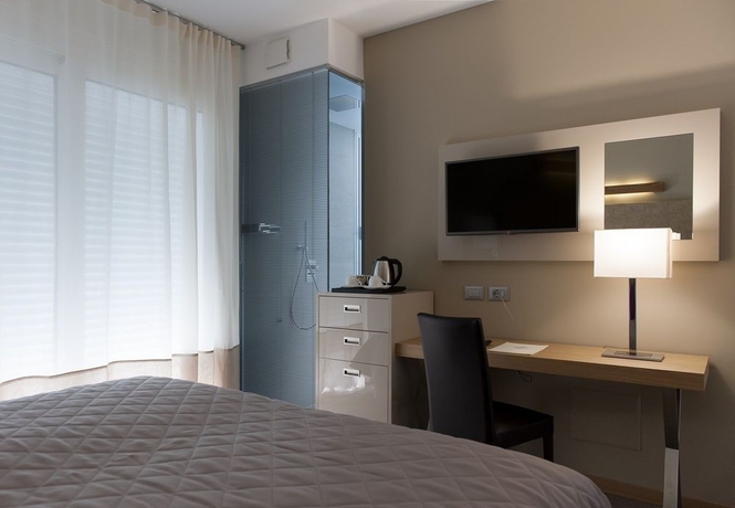 Imagen de la habitación del Hotel Le Soleil. Foto 10