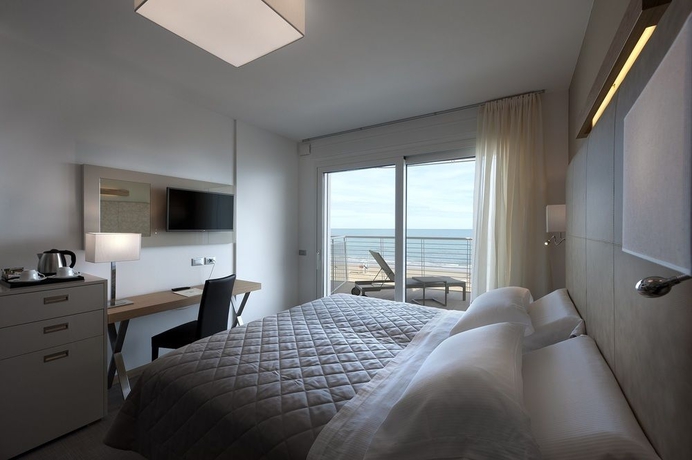 Imagen de la habitación del Hotel Le Soleil. Foto 12