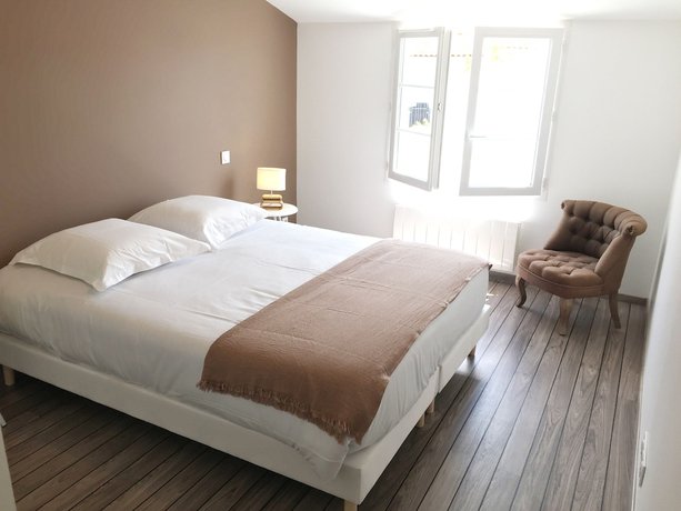 Imagen de la habitación del Hotel Le Square. Foto 8