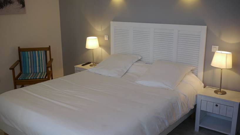 Imagen de la habitación del Hotel Le Square. Foto 17