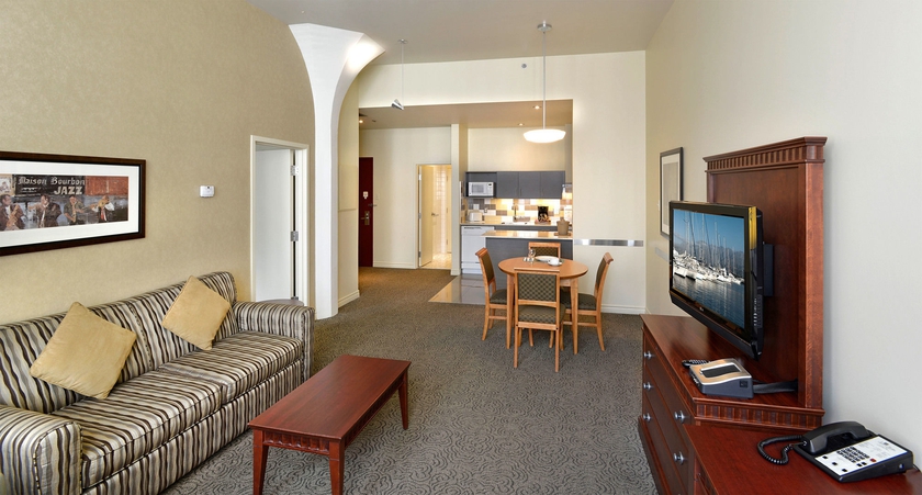 Imagen de la habitación del Hotel Le Square Phillips and Suites. Foto 9