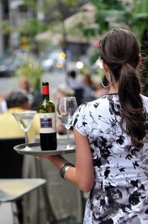 Imagen del bar/restaurante del Hotel Le St Martin Particulier Montreal. Foto 4