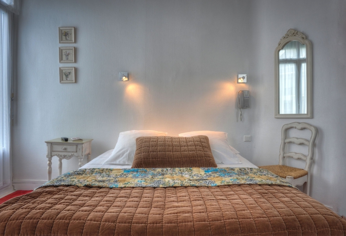 Imagen de la habitación del Hotel Le St Pierre. Foto 10