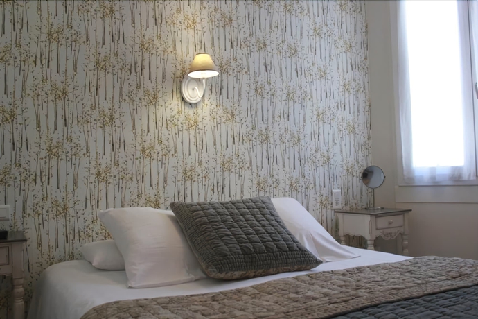 Imagen de la habitación del Hotel Le St Pierre. Foto 15