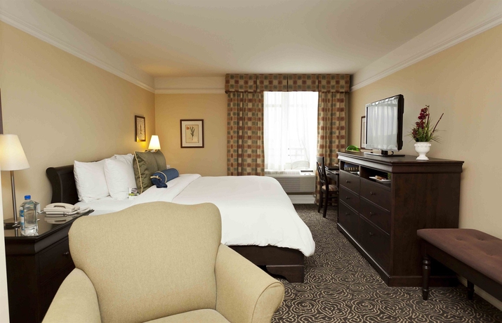 Imagen de la habitación del Hotel Le St-martin and Suites Laval. Foto 4