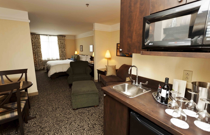 Imagen de la habitación del Hotel Le St-martin and Suites Laval. Foto 6