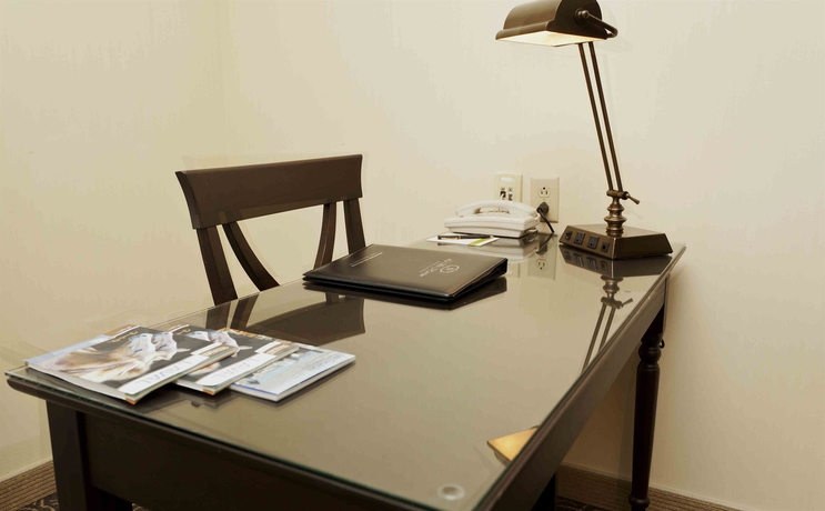 Imagen de la habitación del Hotel Le St-martin and Suites Laval. Foto 7