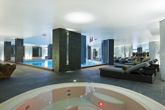 Imagen de la piscina del Hotel Le Strato. Foto 16