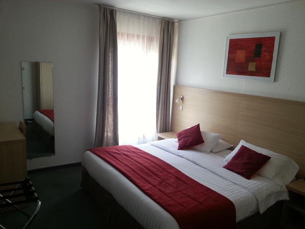 Imagen de la habitación del Hotel Le Sud, Antibes. Foto 4