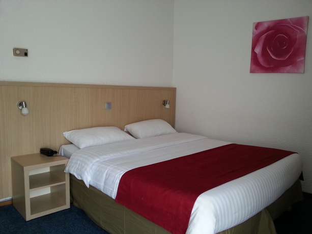 Imagen de la habitación del Hotel Le Sud, Antibes. Foto 5