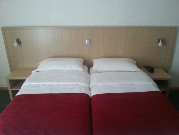 Imagen de la habitación del Hotel Le Sud, Antibes. Foto 10