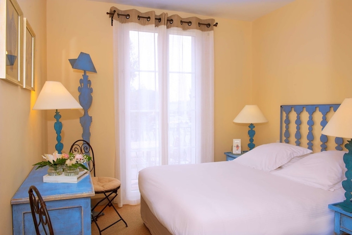 Imagen de la habitación del Hotel Le Suffren. Foto 4