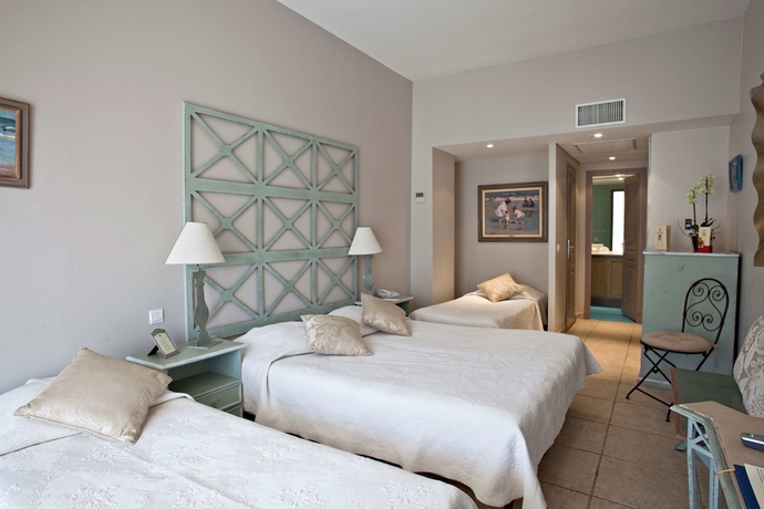 Imagen de la habitación del Hotel Le Suffren. Foto 12
