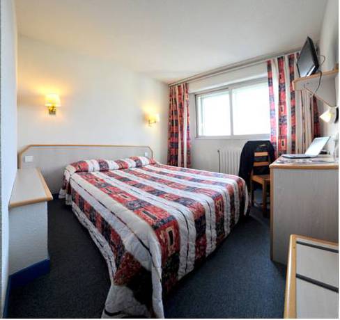 Imagen de la habitación del Hotel Le Sully, LA ROCHE-SUR-YON. Foto 4