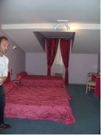 Imagen de la habitación del Hotel Le Sully, Meyrueis. Foto 6