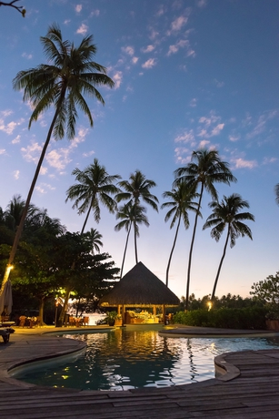 Imagen de la piscina del Hotel Le Taha'a By Pearl Resorts. Foto 13
