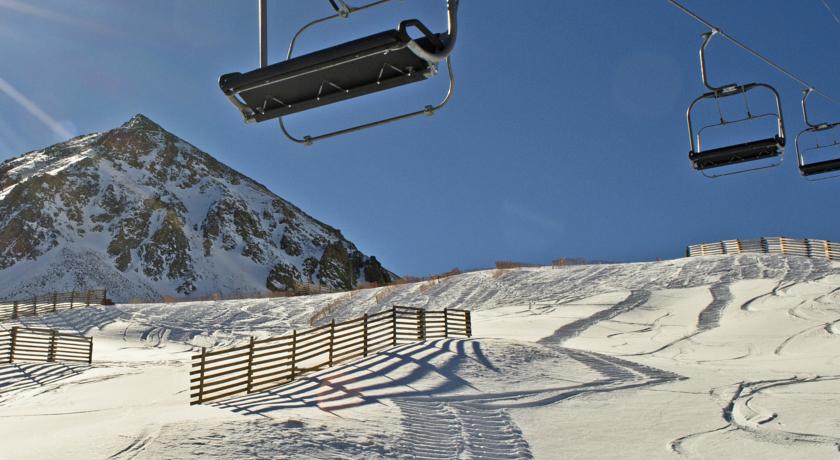 Imagen de los exteriores del Hotel Le Taos. Foto 9