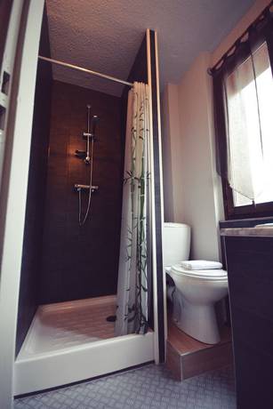 Imagen de la habitación del Hotel Le Tatami. Foto 9