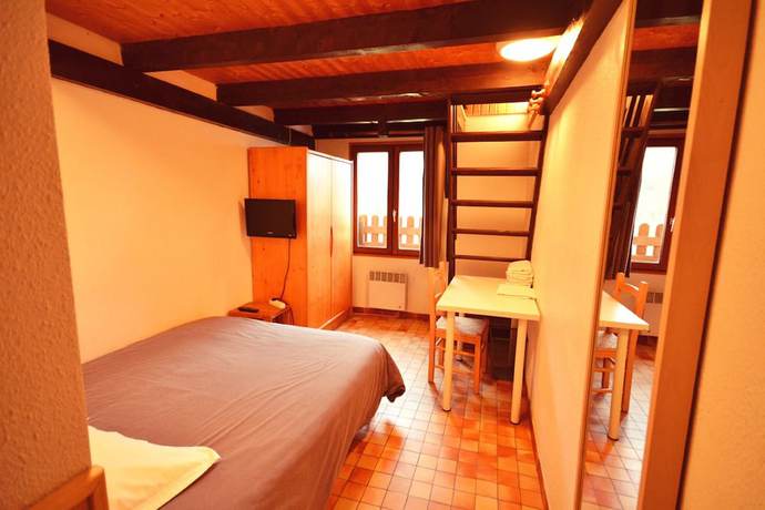 Imagen de la habitación del Hotel Le Tatami. Foto 16