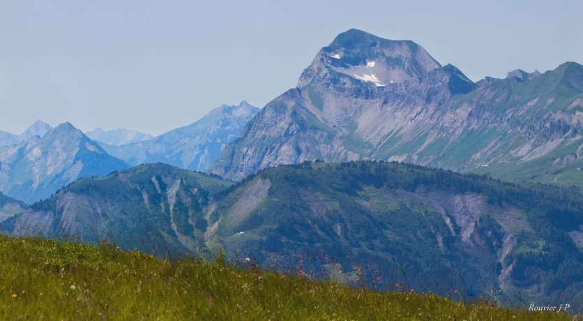 Imagen de los exteriores del Hotel Le Tétras. Foto 16