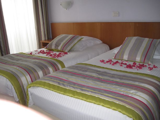 Imagen de la habitación del Hotel Le Terminus. Foto 6