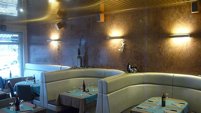 Imagen de la habitación del Hotel Le Terminus. Foto 12