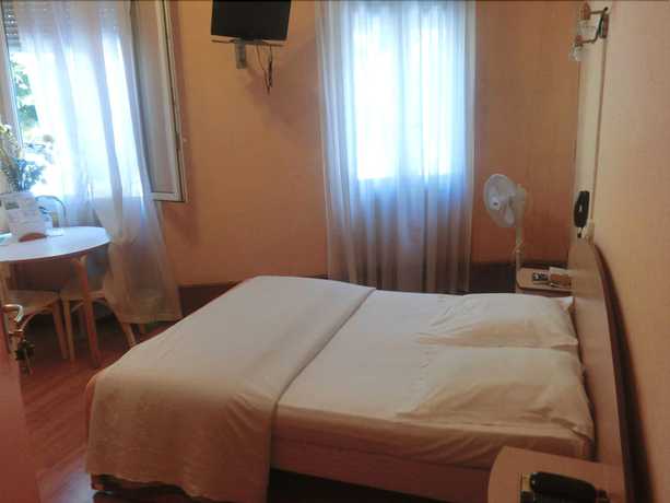 Imagen de la habitación del Hotel Le Terminus d\'Albi. Foto 6