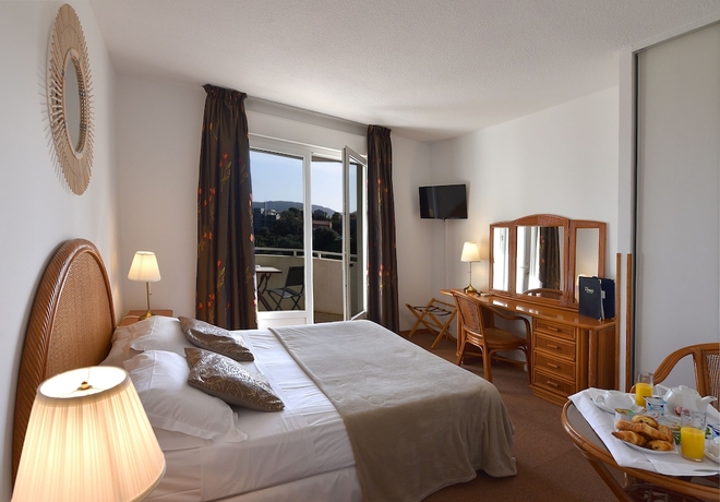 Imagen de la habitación del Hotel Le Tilbury. Foto 3