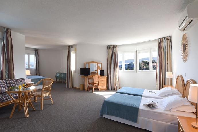 Imagen de la habitación del Hotel Le Tilbury. Foto 8