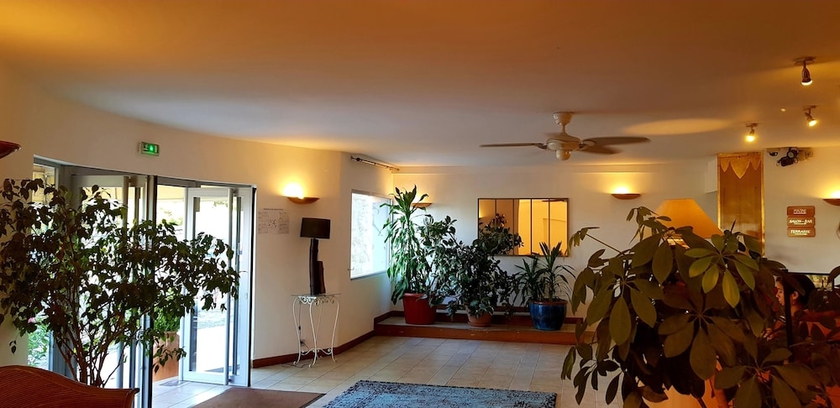 Imagen del bar/restaurante del Hotel Le Tilbury. Foto 2