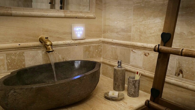 Imagen de la habitación del Hotel Le Tillau. Foto 18
