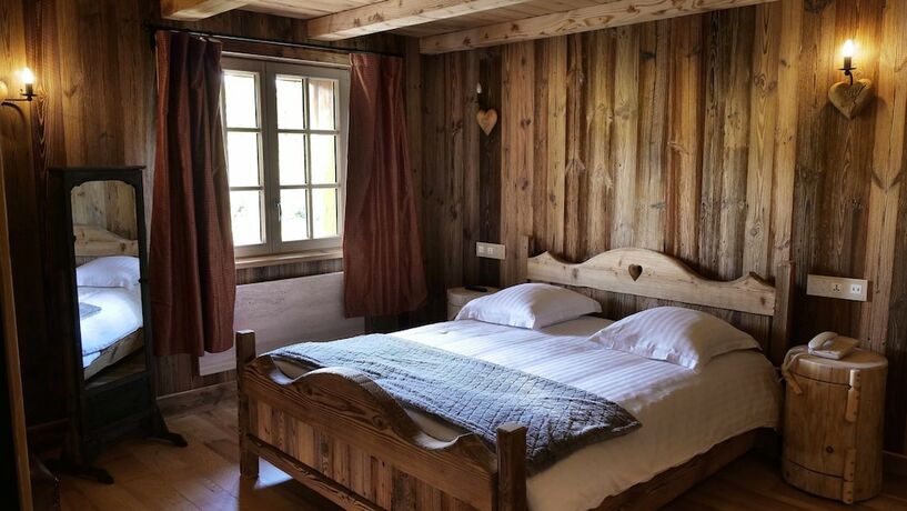 Imagen de la habitación del Hotel Le Tillau. Foto 19