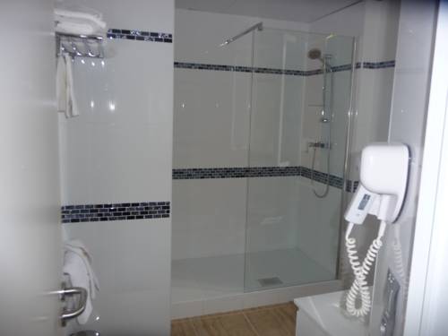 Imagen de la habitación del Hotel Le Tivoli, Nouilhan. Foto 11