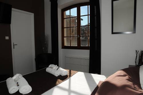 Imagen de la habitación del Hotel Le Tivoli, SISTERON. Foto 11