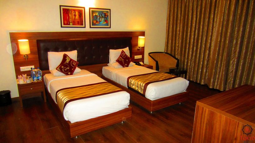 Imagen de la habitación del Hotel Le Tokyo Sanand. Foto 7