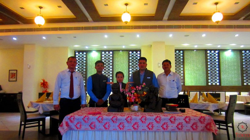 Imagen del bar/restaurante del Hotel Le Tokyo Sanand. Foto 4