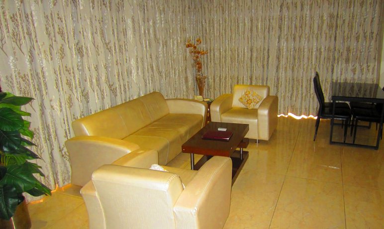 Imagen de la habitación del Hotel Le Tokyo Sanand. Foto 16