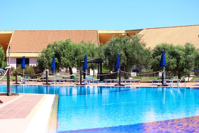 Imagen de la piscina del Hotel Le Tonnare Di Stintino - Beach Resort. Foto 19