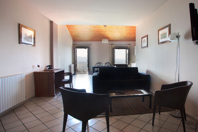 Imagen de la habitación del Hotel Le Torri, Castiglione Falletto. Foto 3