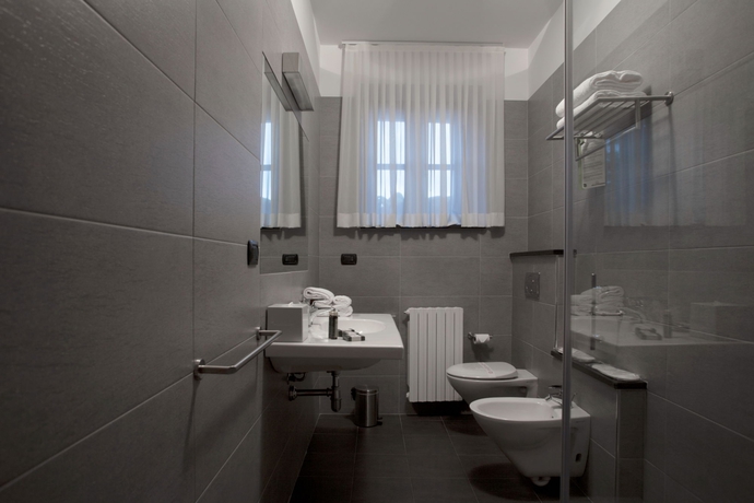 Imagen de la habitación del Hotel Le Torri, Castiglione Falletto. Foto 4